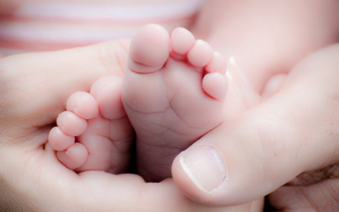 Pourquoi faire appel à un photographe professionnel pour une séance photo de naissance ?