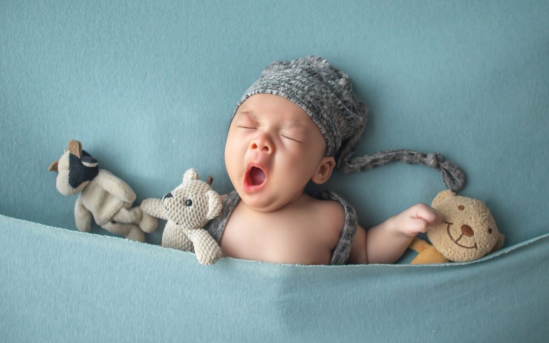 Pourquoi bébé baille et comment l’endormir